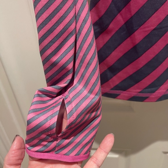 NIKE Women’s compression long sleeve shirt - Picture 3 of 4